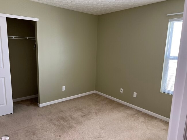 Bedroom 3 (empty) - 5537 Goose Falls Dr