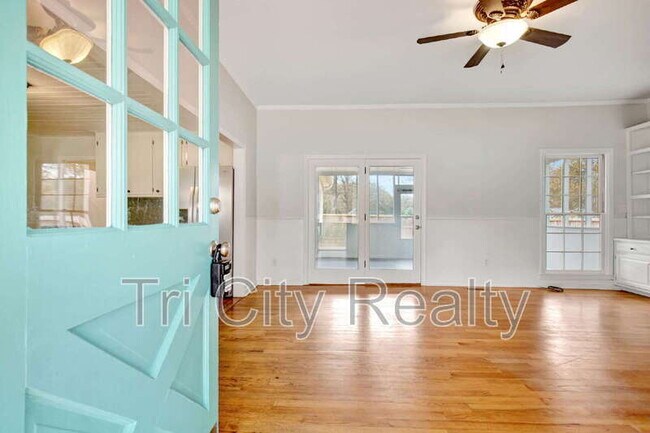 Building Photo - 115 Church Aly