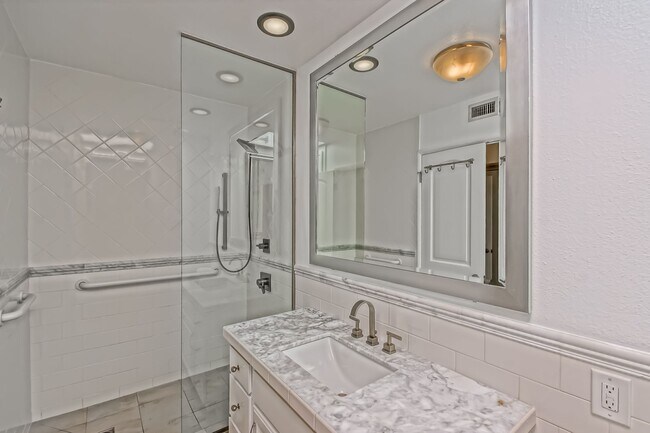 Building Photo - BRIGHT & AIRY, REAR-UNIT TOWNHOUSE W/ SPACIOUS PATIO, BALCONY & HUGE 2-CAR GARAGE IN GATED COMMUN...