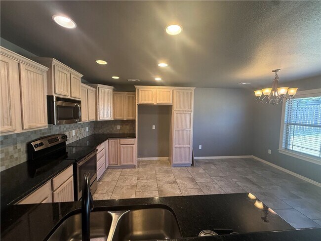 Building Photo - 1520 Amber Way