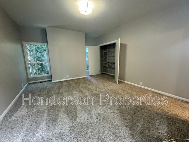 Building Photo - 501 Fenton Pl