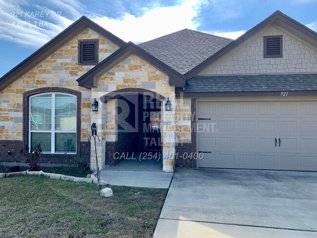 Building Photo - 921 Karey Dr