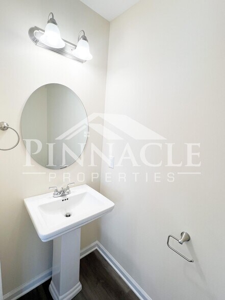 Building Photo - 213 Munford St