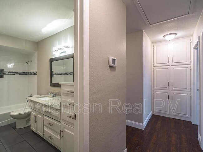 Building Photo - 3852 Westminster Dr