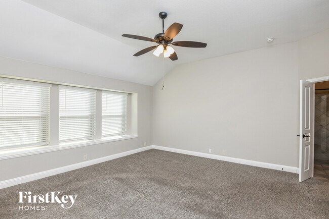 Building Photo - 312 Waverly Dr