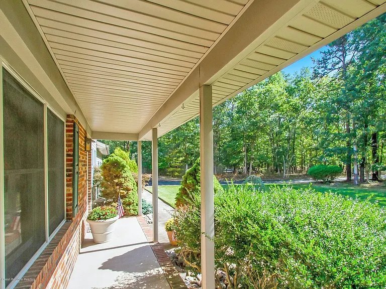 Building Photo - 70 Bowman Rd