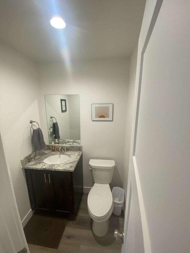 Building Photo - 546 E 625 S