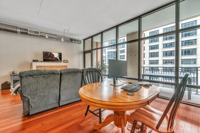 Building Photo - 520 S State St