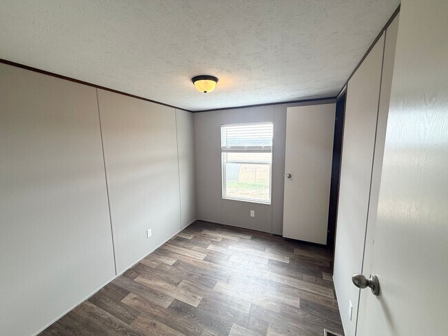 Building Photo - 3104 N Cardinal Rd