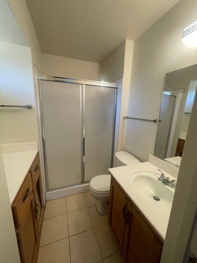 Building Photo - Updated 4bed/2 bath home in South Sac