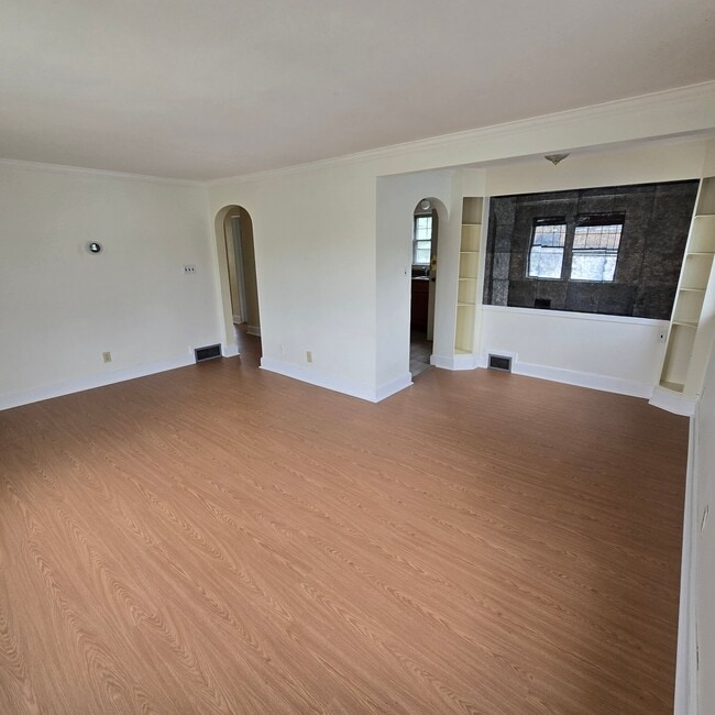 Building Photo - 155 Glenwood Ave