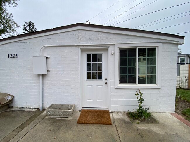 front door - 1223 S Chavez St