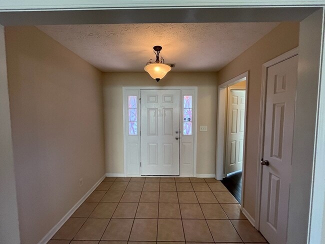 Building Photo - Beautiful Total Electric Home In Phenix Ci...
