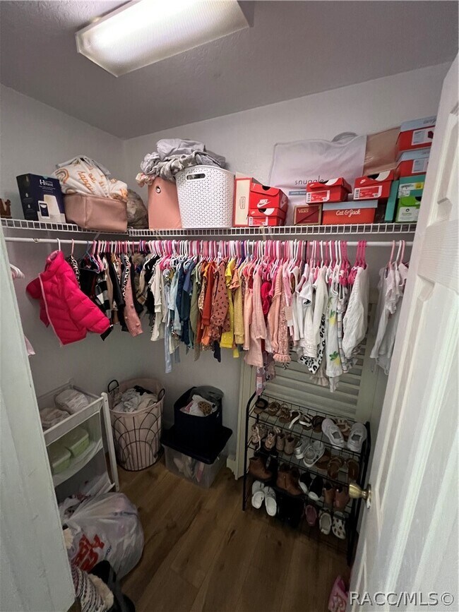 Building Photo - 1211 W Newbury St