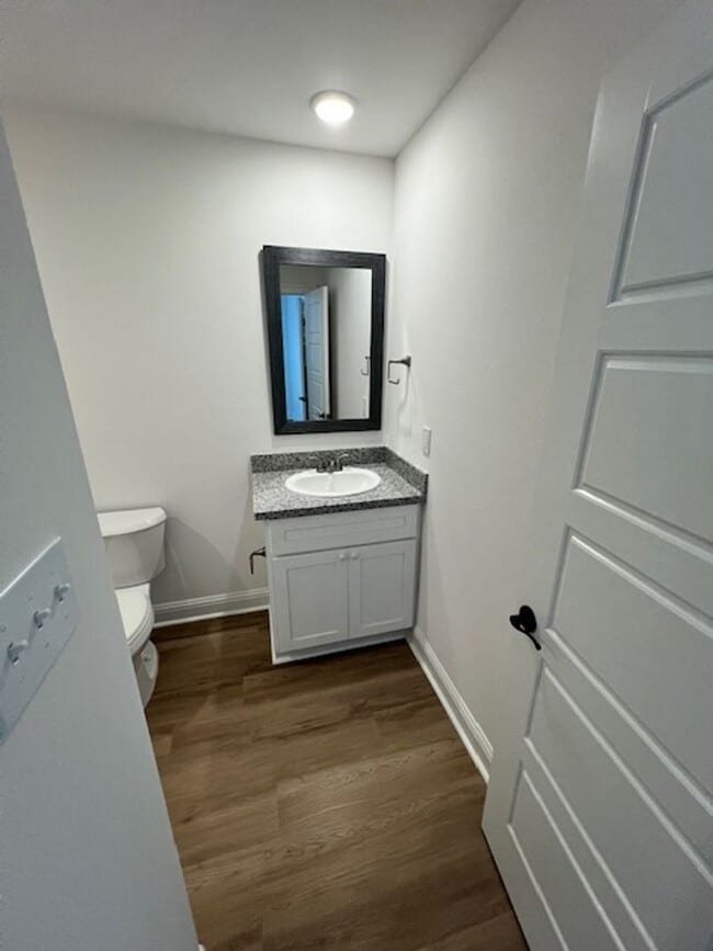 Building Photo - Brand new rental