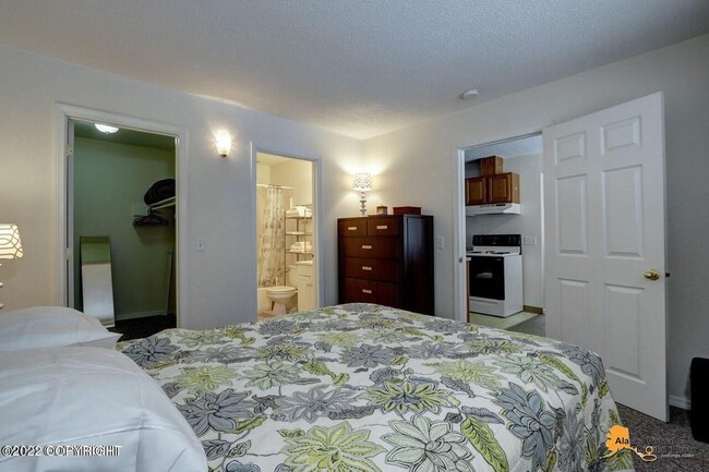 Building Photo - Akins Real Estate