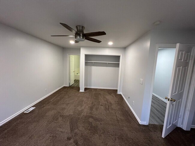 Building Photo - 174 S 600 E
