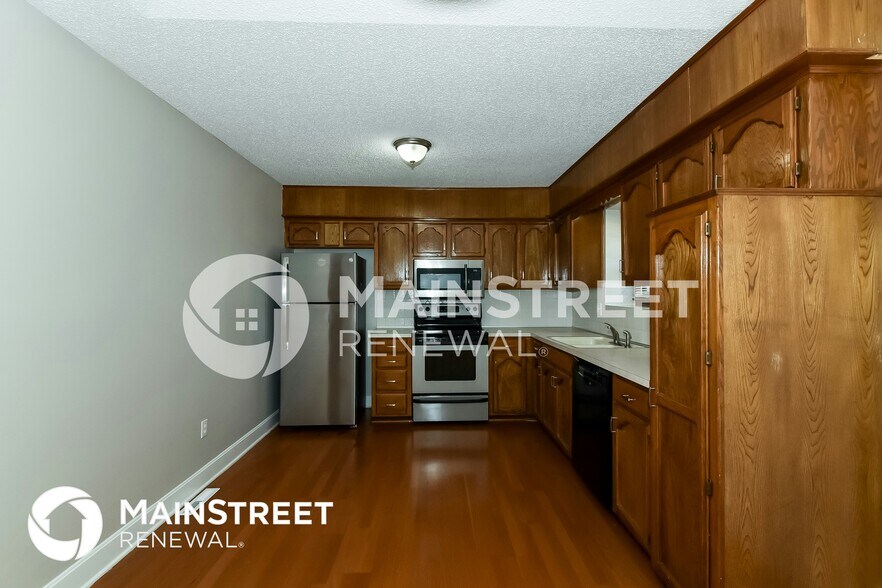 Building Photo - 510 SE Timbercreek Ln