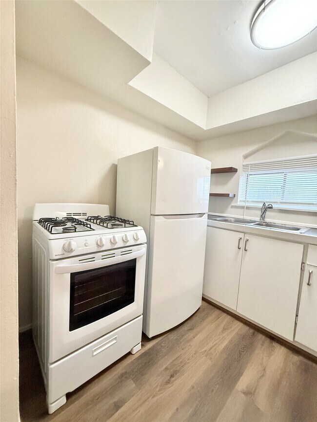 Building Photo - 3629 N MacGregor Way