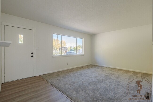 Building Photo - 659 Middleridge Dr