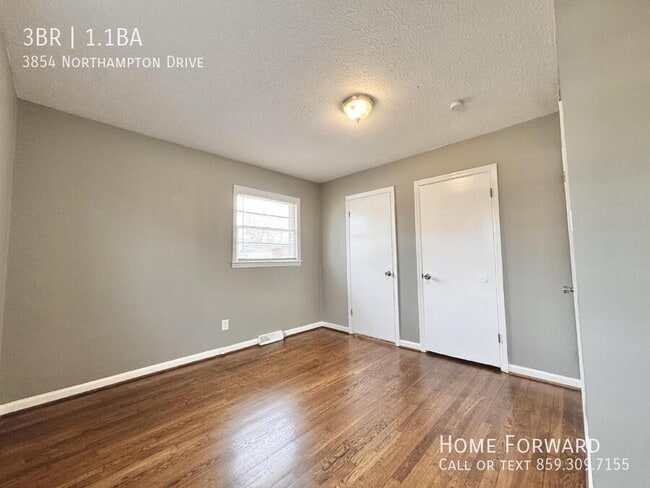 Building Photo - 3854 Northampton Dr