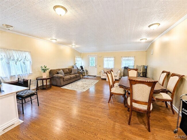 Building Photo - 6535 Town Hall Rd