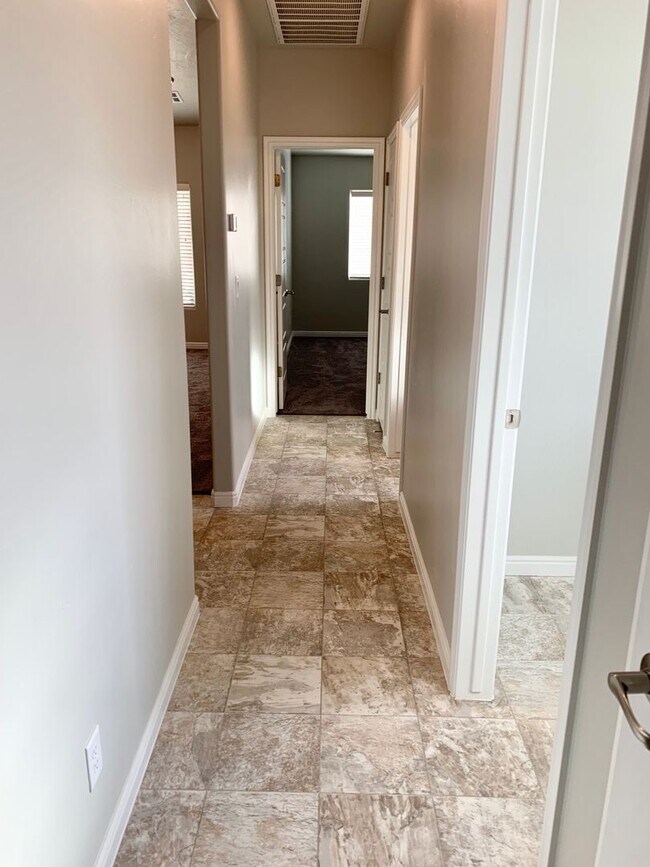 Building Photo - Beautiful 3-BR Home in Washington Fields