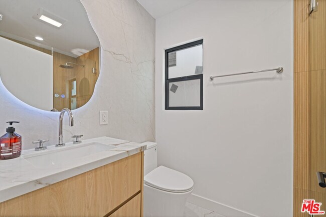 Building Photo - 3305 Ocean Front Walk
