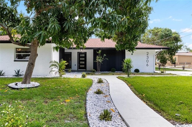 Building Photo - 2306 S San Jose Cir