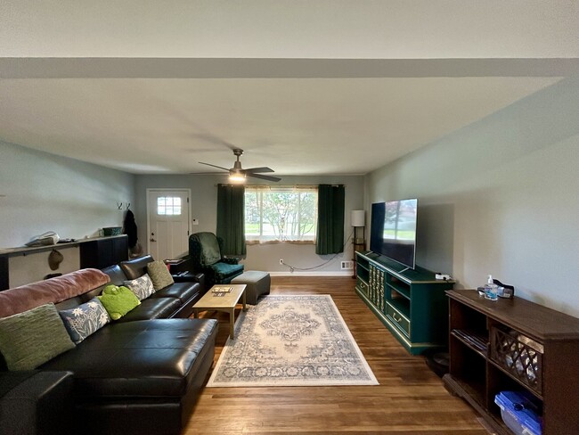 Building Photo - 8120 Halprin Dr