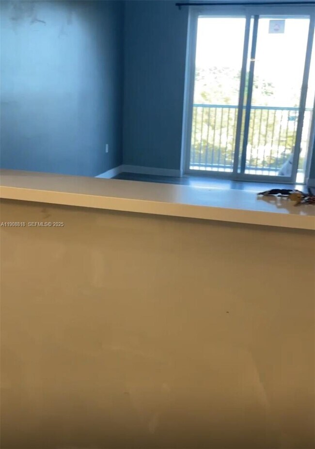 Building Photo - 16851 NE 23rd Ave