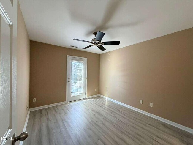 Building Photo - 1061 Remington Oaks Cir