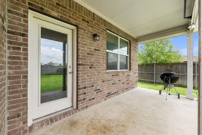 Building Photo - 13900 Mcarthur Dr