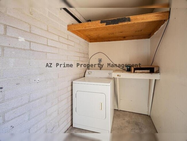 Building Photo - 8113 E Glenrosa Ave