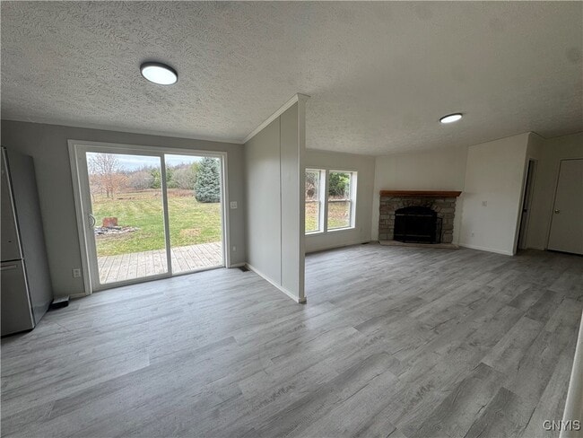 Building Photo - 4943 Forest Ave