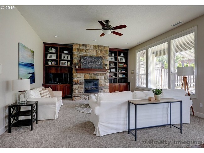 Building Photo - FOR RENT UNFURNISHED: Beautifully maintained 2015 Noyes-built home, 5 bed, 3 bath, 2 car garage w...