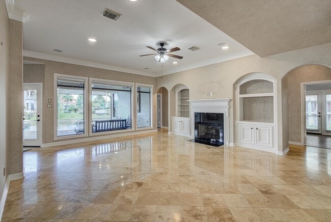 Building Photo - 18422 Windsor Lakes Dr