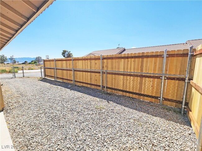 Building Photo - 600 San Lorenzo St