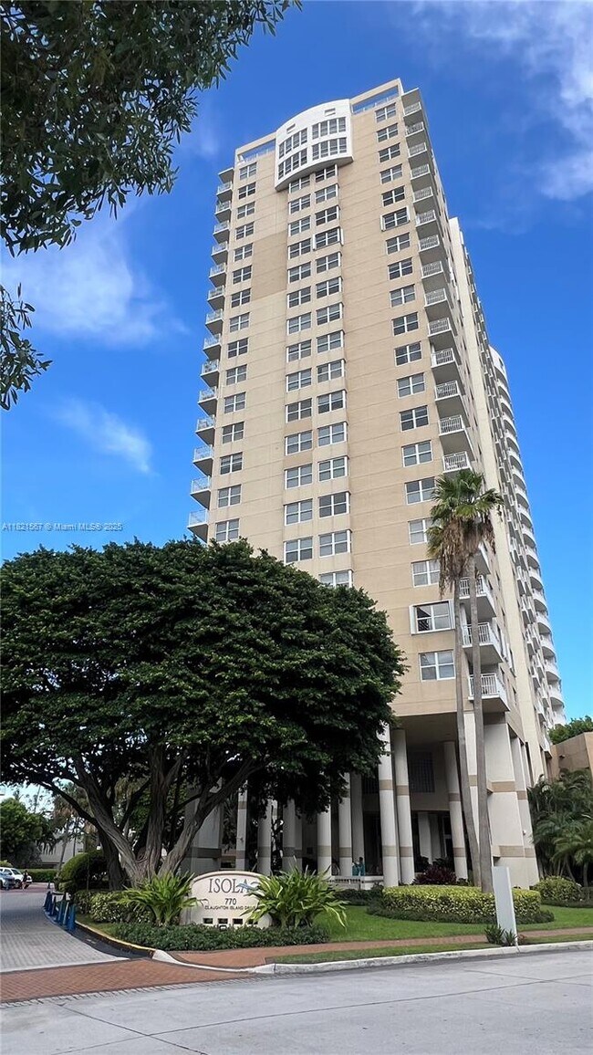 Building Photo - 770 Claughton Island Dr