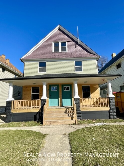 Building Photo - 2043 W 101st St