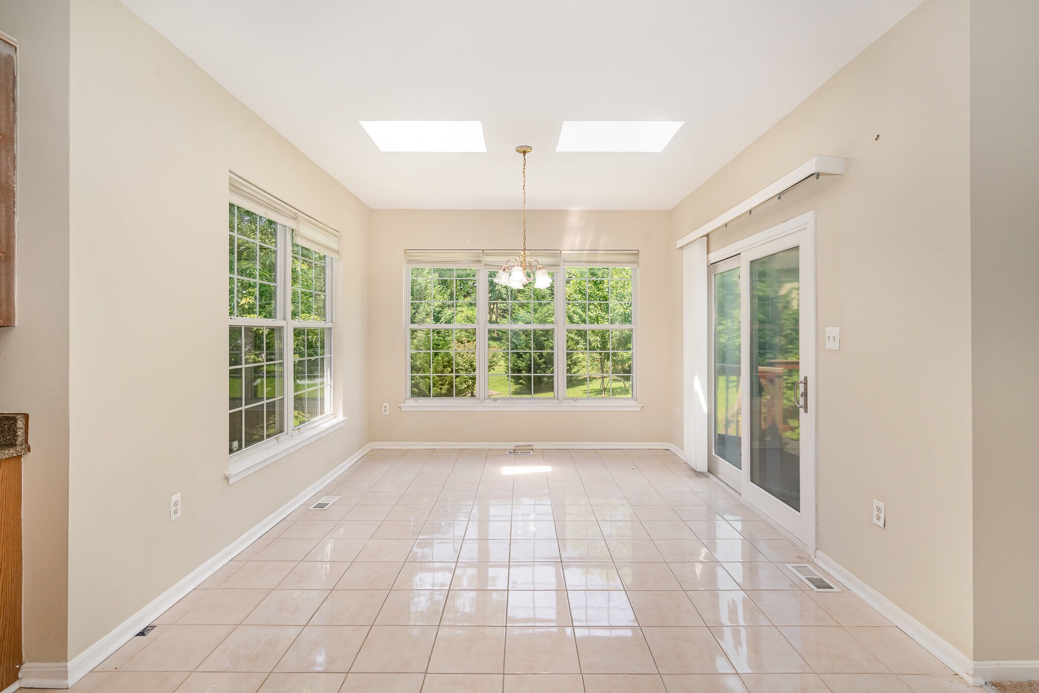 Building Photo - 200 Woodgreen Cir
