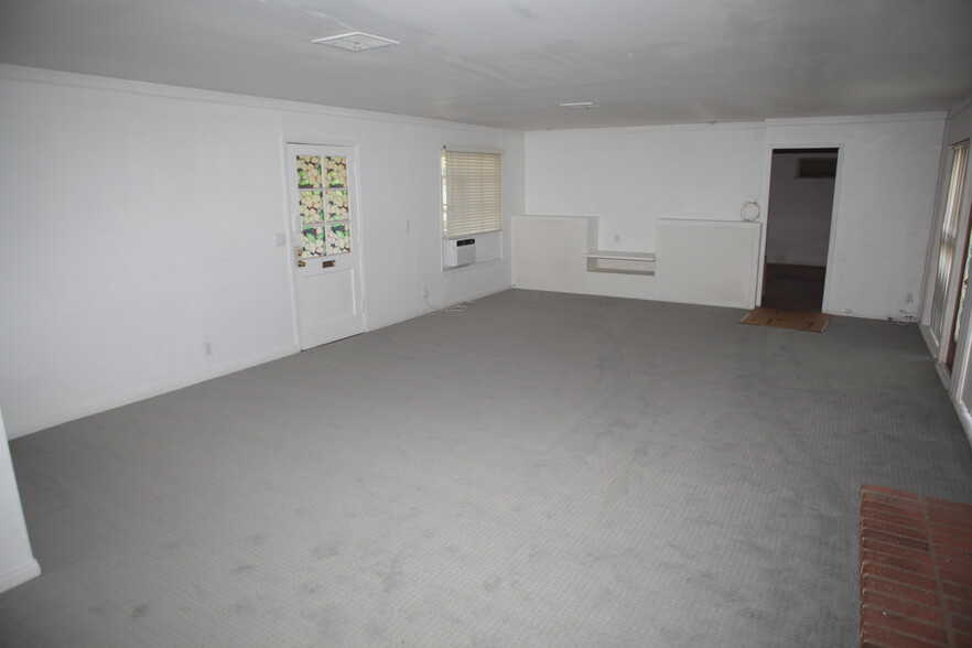 Building Photo - 22715 Sherman Way