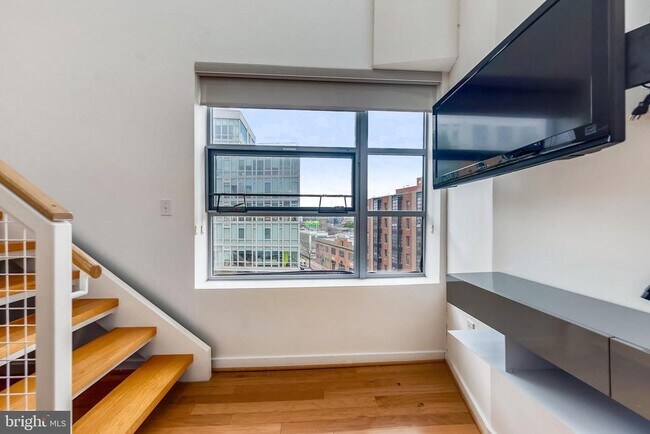 Building Photo - 1414 Belmont St NW