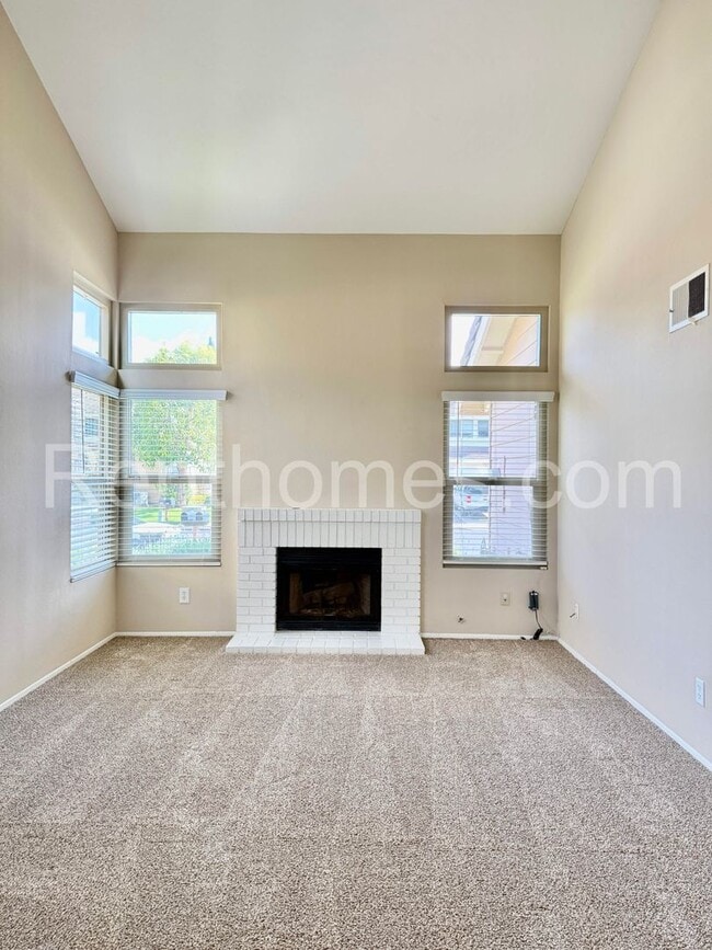 Building Photo - 13534 Longfellow Ln