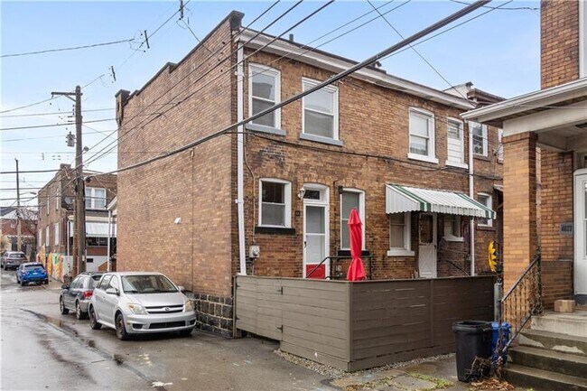 Building Photo - 414 Fisk St