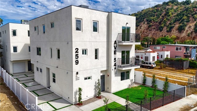 Building Photo - 257 S Ave 54