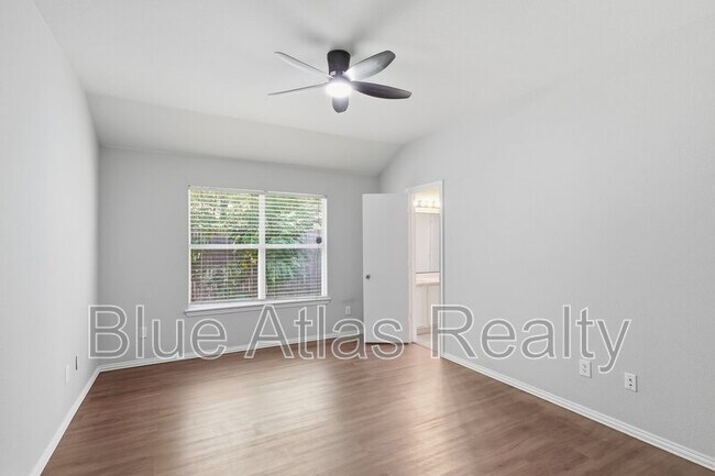 Building Photo - 1012 Waterview Dr