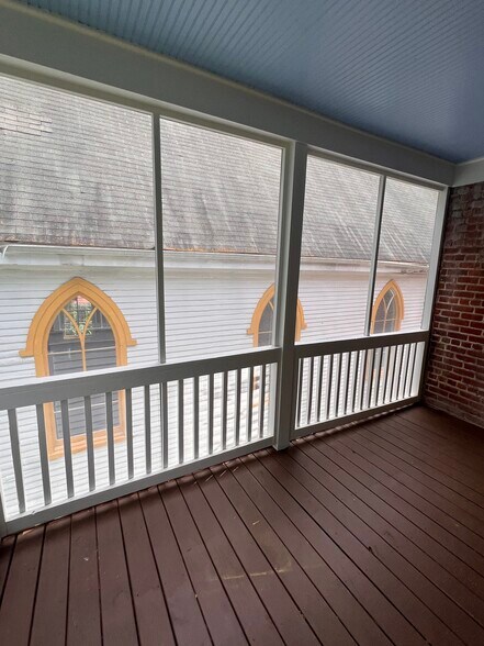 Building Photo - 1005 W High St