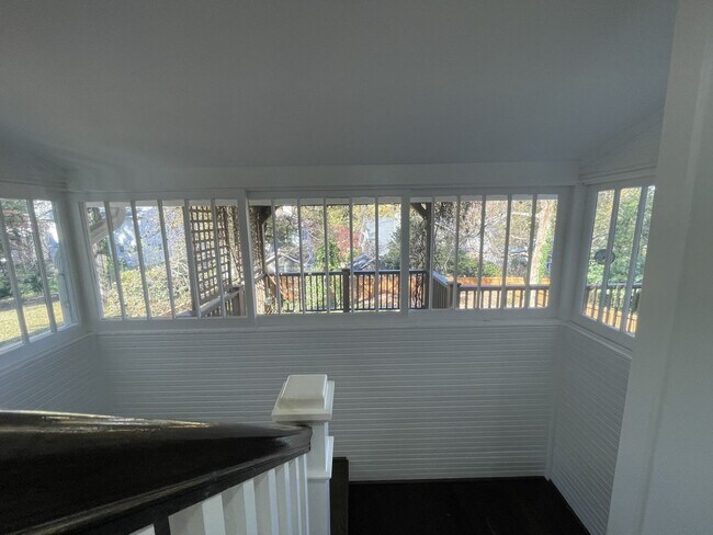 Building Photo - 4 Bd 3 Ba House