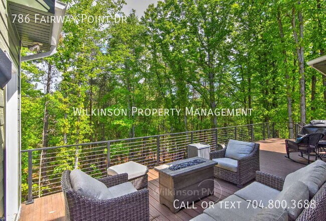 Building Photo - 786 Fairway Point Dr